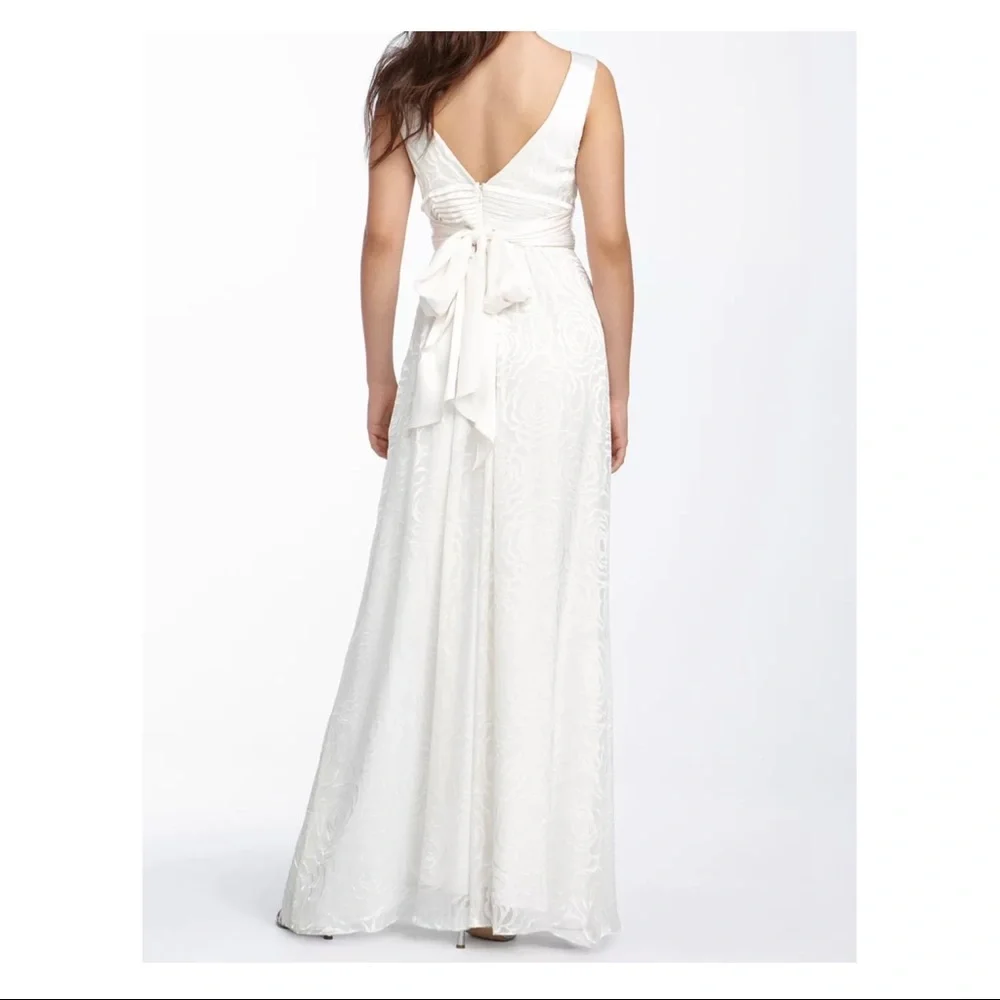 White BCBG gown size 4 - Picture 2 of 5